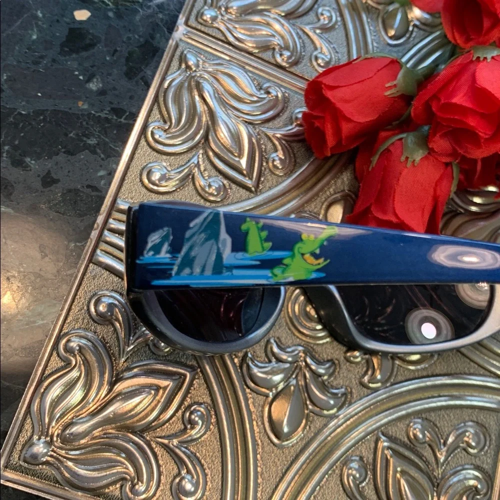 🌹OFFICIAL DISNEY • Kids Black Sunglasses with Polarized Dark Lenses